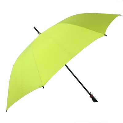 Wiatroodporny czarny kompaktowy parasol golfowy / kompaktowy płaszcz deszczowy z prostą uchwytem