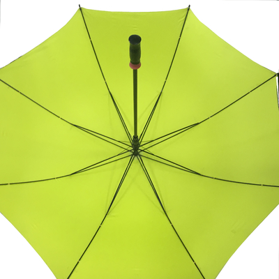 Wiatroodporny czarny kompaktowy parasol golfowy / kompaktowy płaszcz deszczowy z prostą uchwytem