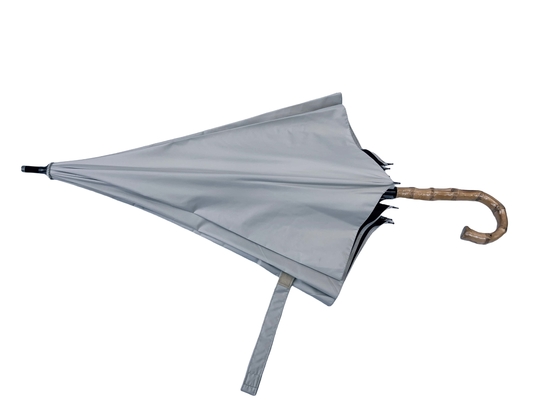 260g Bambusowy parasol z czarną powłoką UV i szybami z włókna szklanych