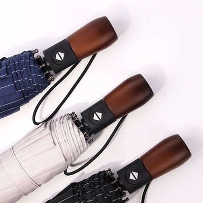 23-calowy, 3-częściowy parasol automatycznie otwierany i zamykany z drewnianą rączką