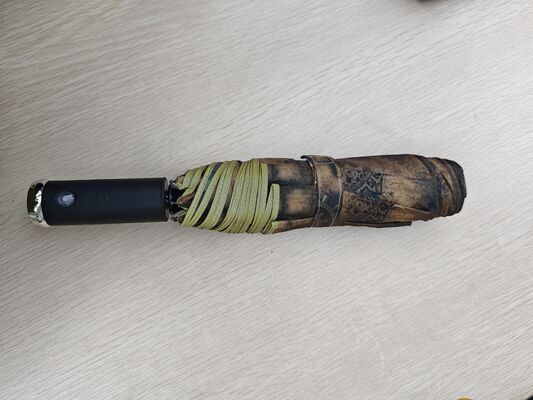 Oświetlenie LED Automatycznie otwierające/zamykające parasolkę bezpieczeństwa z paskiem odblaskowym dla widoczności nocnej