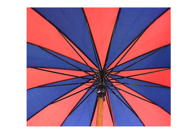 Lekki czerwony niebieski drewniany uchwyt parasol Odporny na wiatr Mocny, wytrzymały