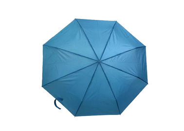 Niebieski składany parasol Metalowa rama Super lekki uchwyt J Ręczne zamknięcie Otwarte