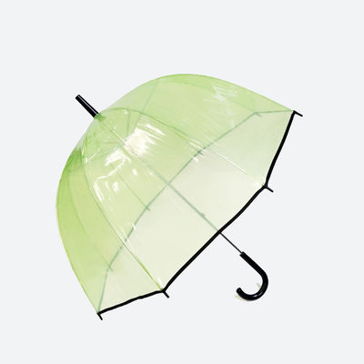 Prosty, przezroczysty parasol kopułkowy POE z uchwytem w kształcie litery J.