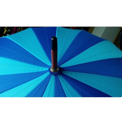 PAHS Automatyczny otwarty drewniany uchwyt Duży parasol golfowy Wiatroodporny